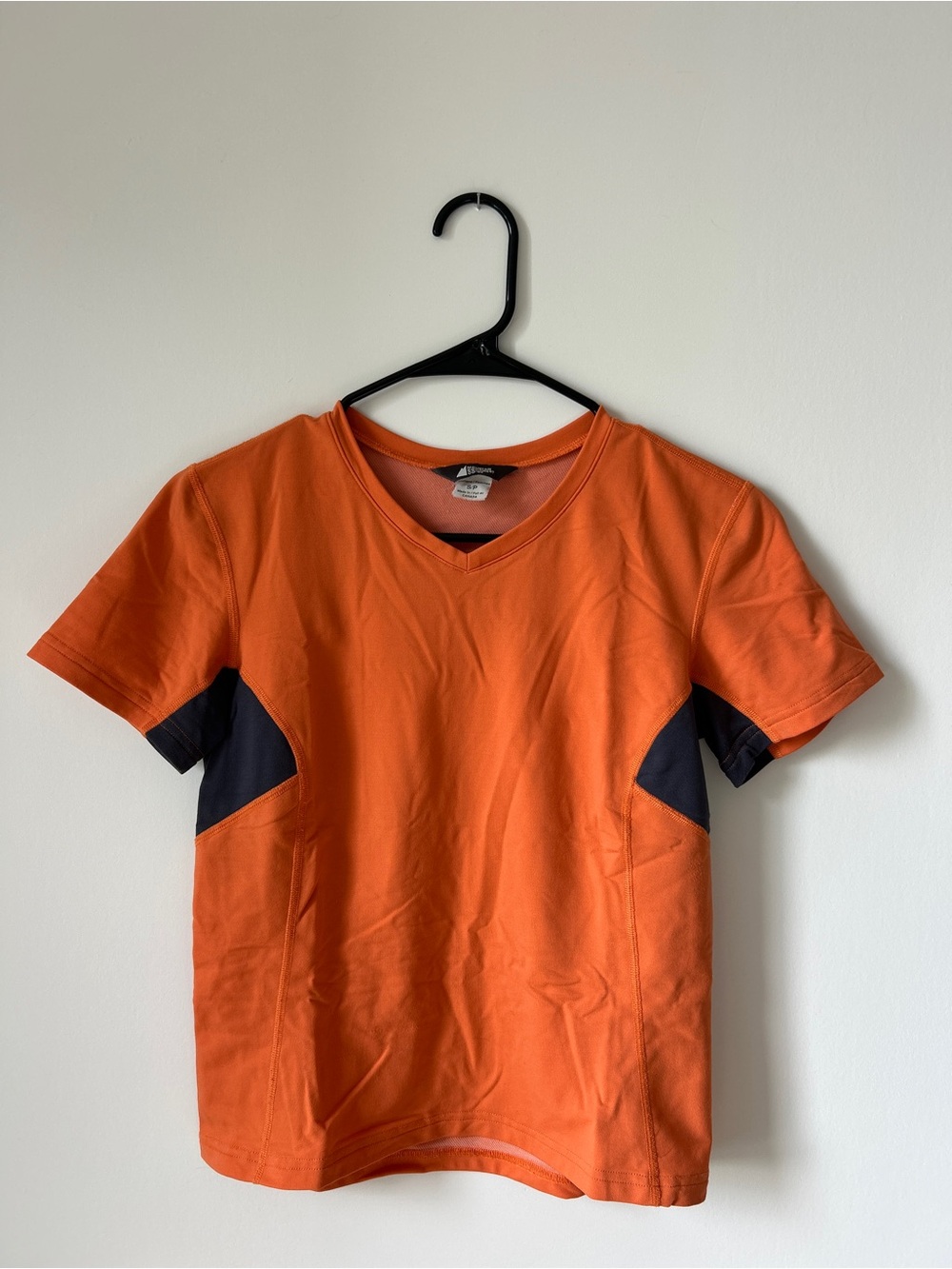 MEC Women's Orange Short-Sleeve V-Neck Tee with Navy Side Panels